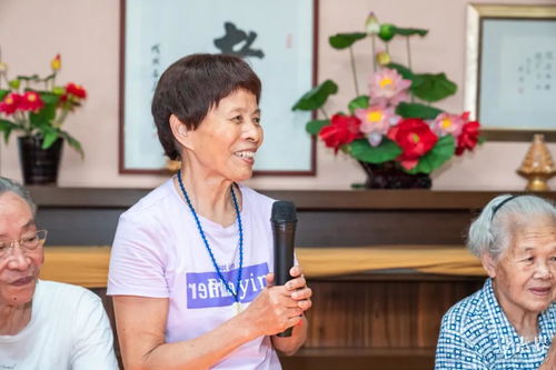 酒店名厨和女高音歌唱家一起来素食养老院,为老人带来了一场美食与妙音的盛宴