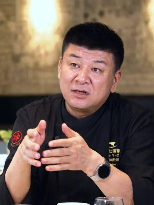 藏不住了！12位名厨私藏的菜场指南，年底就逛这些神仙市集